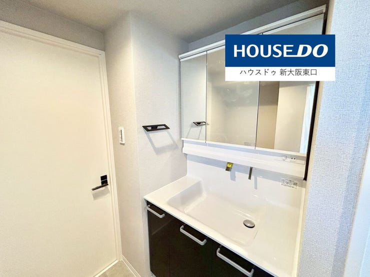 三面鏡のワイドのシャンプードレッサー