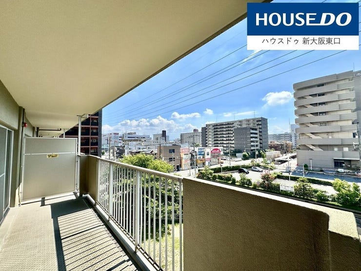 現在リフォーム中です。
もしも、ご希望がございましたらお好みの間取りや壁紙、フローリングなどに変更する事も可能です。ご相談下さい。