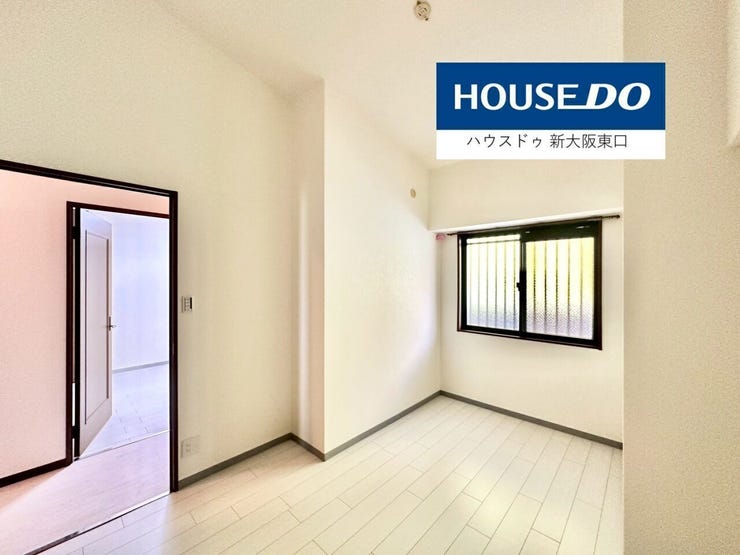 6帖のお部屋。
天井が高く圧迫感はありません。