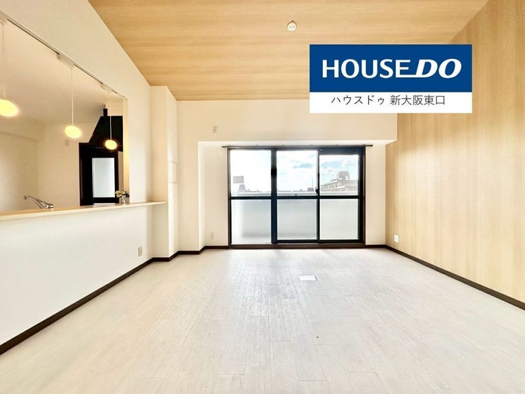 全面には遮蔽物がなく、空がとても近く感じられます。