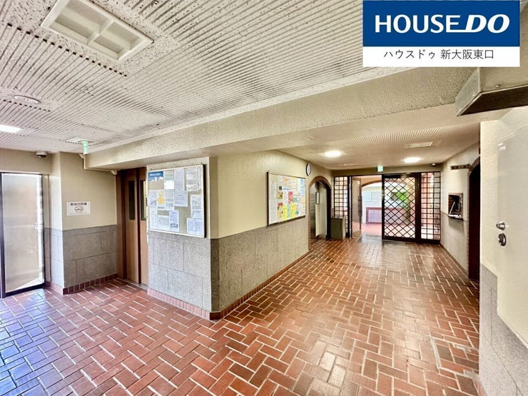 広くて明るいエントランスです。