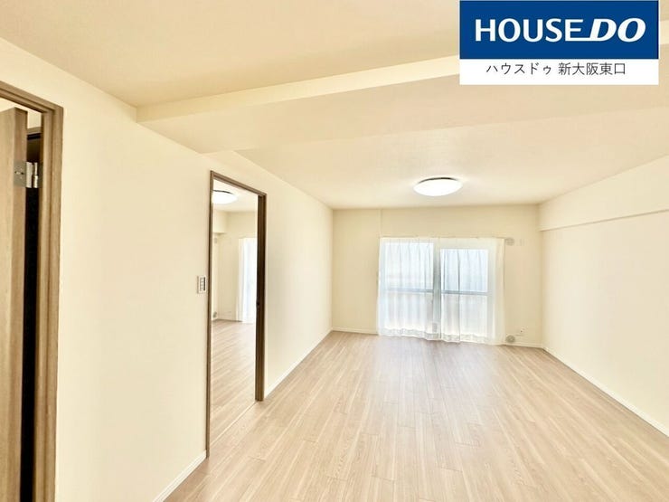 リビングは南向きなので、お部屋の奥までしっかりと光が届きます!