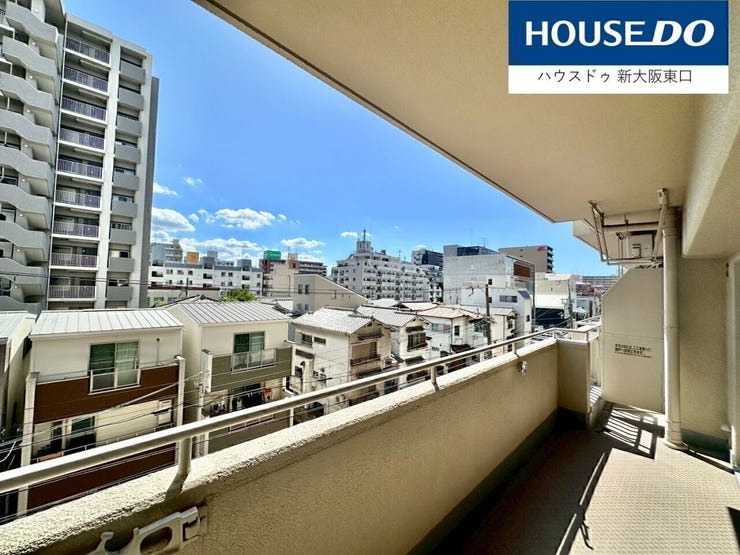 バルコニーは南向き
植物を育てるのにも適しています。