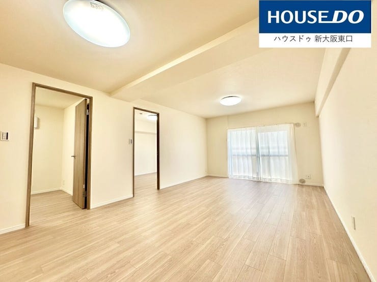 フローリング、クロスはすべて新品に交換されているので、まるで新築のようです