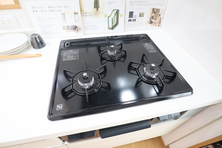3口コンロ 同仕様 
一度にたくさんのお料理が作れます!
家事がはかどりそうですね♪