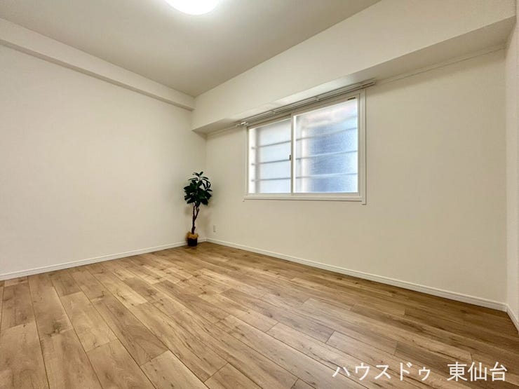 お掃除も楽々なフローリングのお部屋です♪