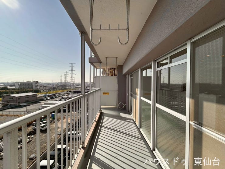 バルコニーは広々7階南向き!