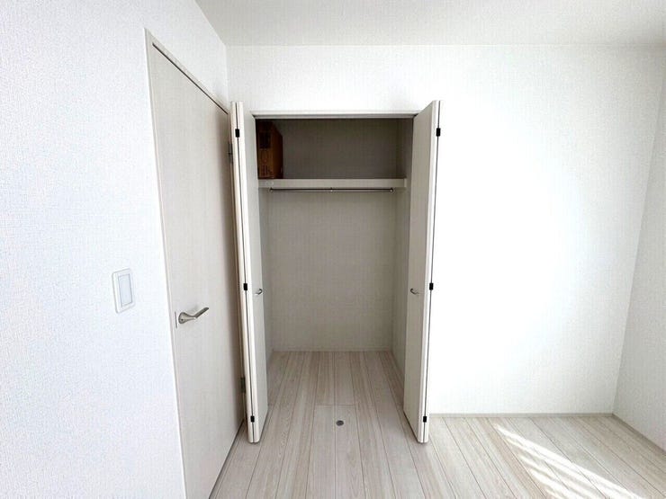 各洋室にしっかり収納スペースを確保。衣類や小物もすっきり片付き、部屋が散らかりません。