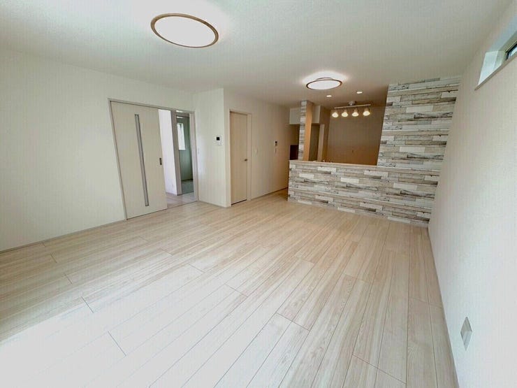 開放感のある空間で、家族との会話や団らんの時間がより楽しくなります。