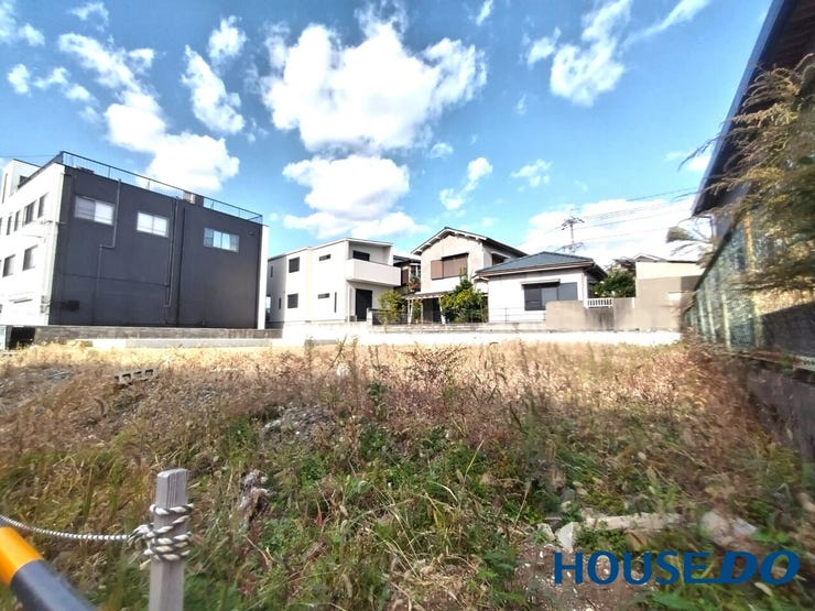 車を停めるスペースも勿論ございます