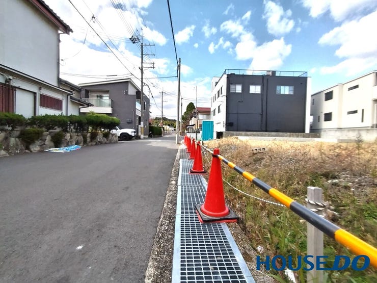 ゆとりのある前面道路です