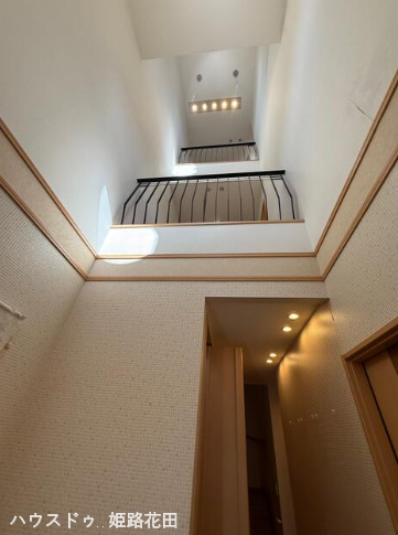 【外観】
3階建て♪吹抜♪