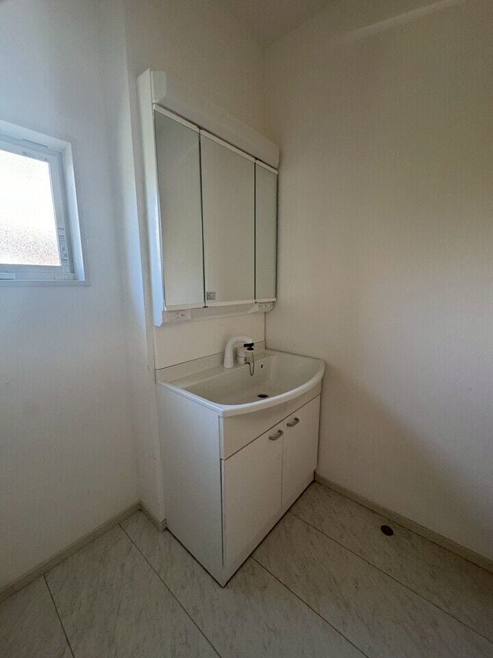 鏡裏収納で見た目すっきり