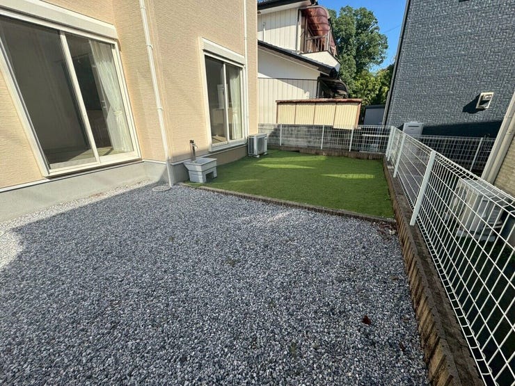 ガーデニングやお子様の遊び場にぴったりな庭