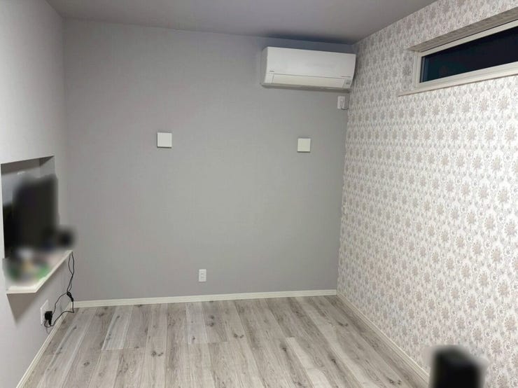 ナチュラルな雰囲気の主寝室は、穏やかで落ち着いた空間。ゆったりとした寝室で、心地よい睡眠時間を過ごせます。