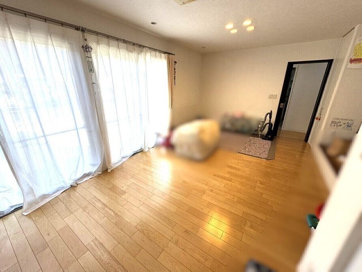 広々としたリビングは家具を置いても広く使えます!