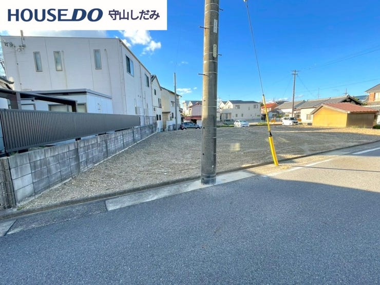 【駐車2台可能】車を2台所有している方には嬉しい、駐車スペースがしっかり確保された物件。来客時にも余裕を持って駐車できるため、家族や友人との時間ももっと楽しくなります。暮らしにゆとりが生まれますね。