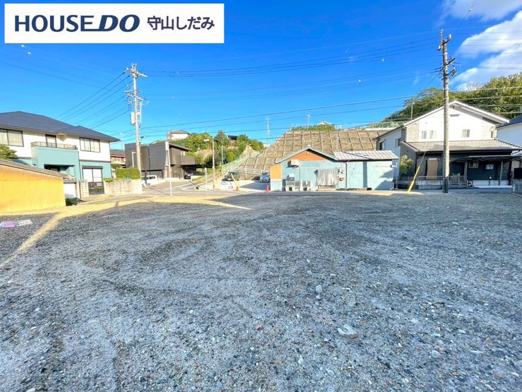 【スーパーまで徒歩15分圏内】日常のお買い物がもっと楽に。少し歩くだけで新鮮な食材が手に入る便利な距離感です。歩いているうちに近所の風景や新しい発見も楽しめ、健康的なライフスタイルにもぴったり。