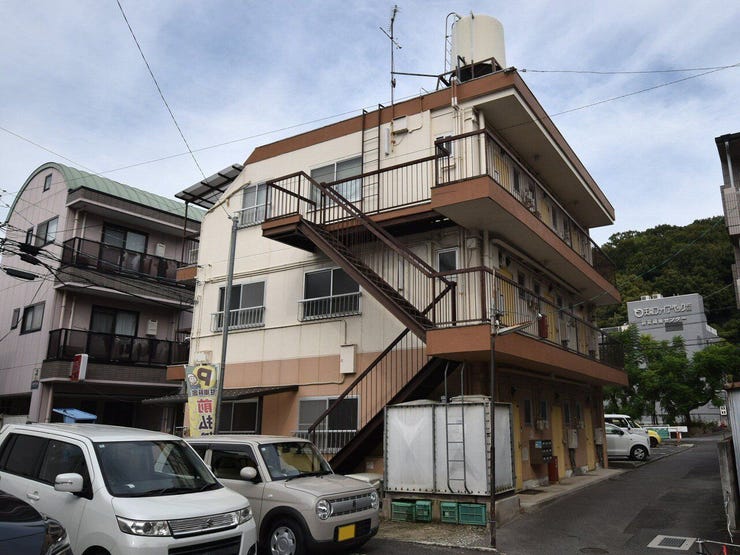 外観を南東側より撮影