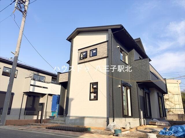 【外観】
ようやく足場が外れました♪\完成までは同等物件をご紹介いたします/ お気軽にお問合せ下さいませ。