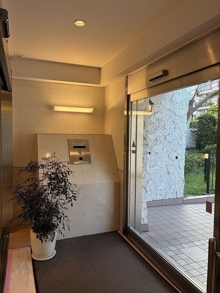 東陽町の秀和シリーズ唯一のオートロック付です!