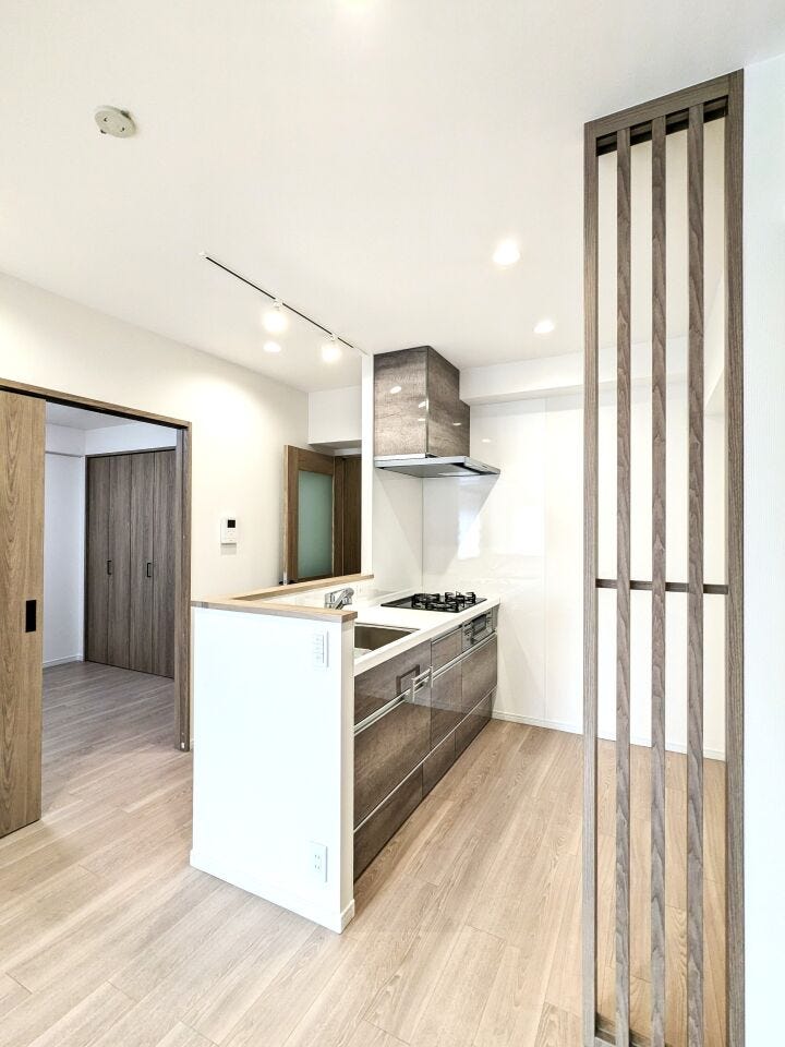 【キッチン】
開放感のある新しいキッチンで思う存分料理を楽しんでください(^^♪