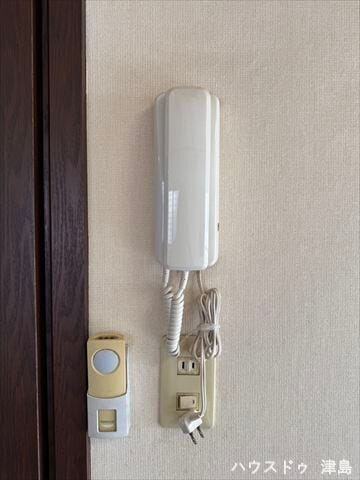 インターホン。