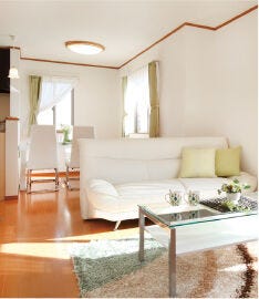 内装仕上げ材、下地材から発散され、シックハウスの原因となるホルムアルデヒド。発散量が少なく、換気装置も評価されています。