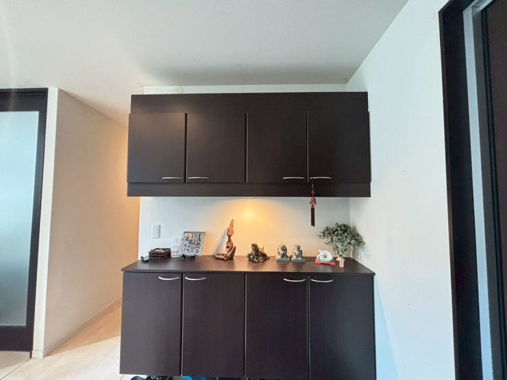 シューズボックスは上下にあり、
間の空間には、飾りや鍵置き場に使えたりなど利用用とは多数!