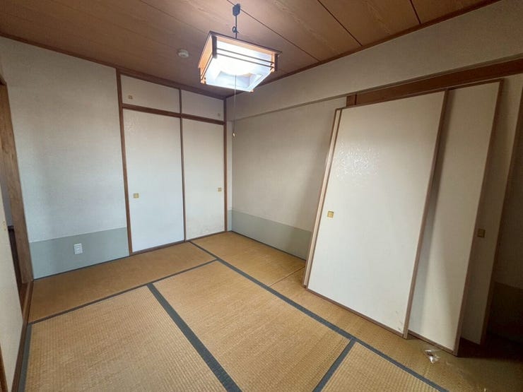 ◆6帖の和室は襖を開けるとリビングと共有して広々と使うこともできます。お子様の遊び場や客間などにもおすすめです☆