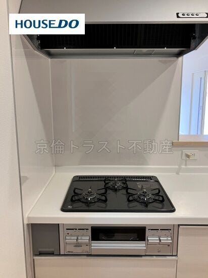 定番の深型レンジフードです。風量は弱・強の2段切り替え。静音性にも優れています。