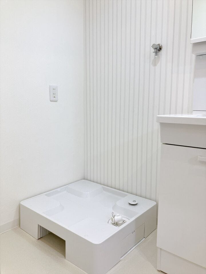 【室内洗濯機置き場】
洗濯パン付きなら洗濯機の設置もスムーズで、万が一の水漏れ時にも被害を最小限に抑えられます!
外出時や夜間など不在時にも安心して使用しやすく便利です!