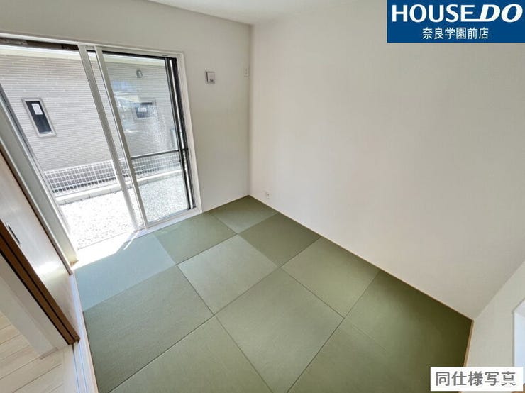 リビング横にある和室は、客間やキッズスペースとしても使える便利な空間です。