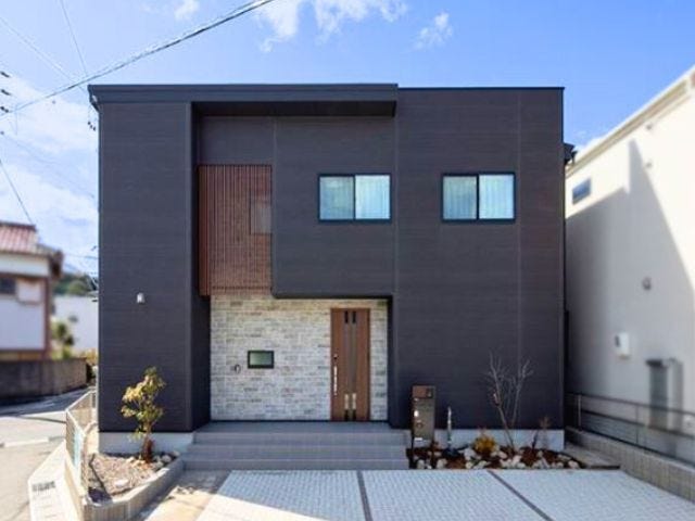 納戸やWIC、土間収納があり収納豊富な4SLDK♪
(2025年12月7日)