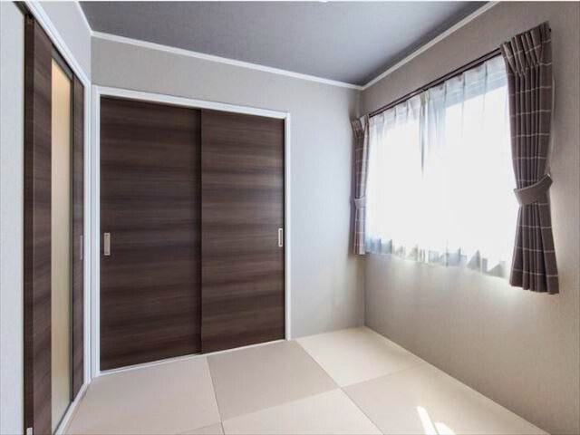 約4.5帖の和室はリビングの隣にあります。子供たちの遊び場や来客の宿泊スペースなどいろいろ使えそうですね
(2025年12月7日)