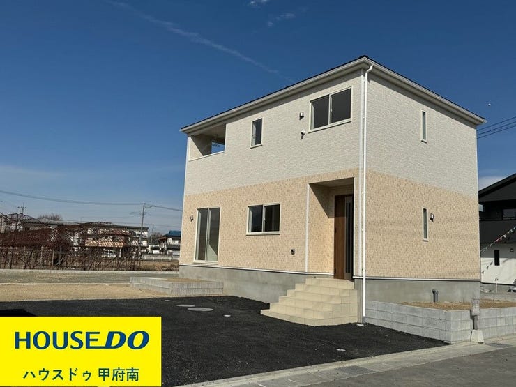 【外観】
●完成予想図●インナーバルコニーは突然の雨にも安心♪共働き家庭にも嬉しい設備です!全居室ペアガラス採用!繰り返す地震の揺れを吸収する家クワイエ♪防犯カメラ付きです♪(甲斐市篠原 新築建売住宅)