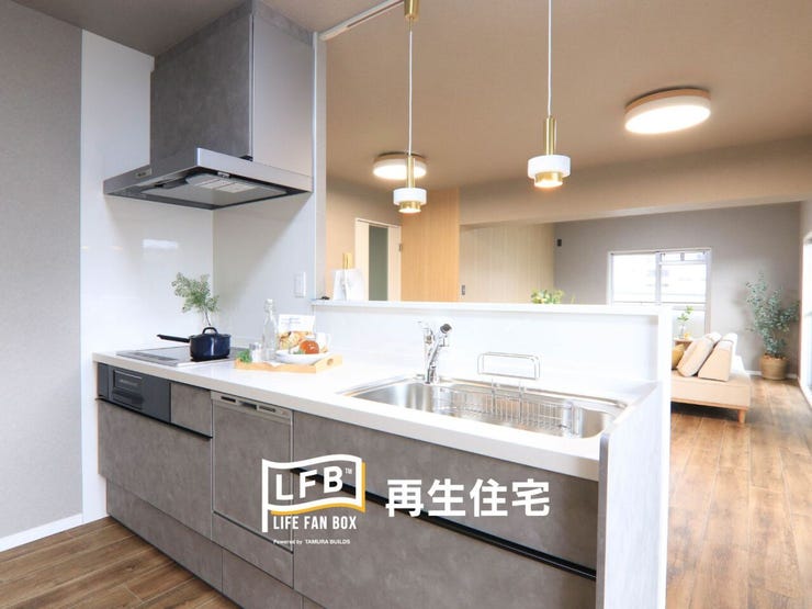 対面式のカウンターキッチン! リビング・ダイニングを見渡せる開放的なキッチン。