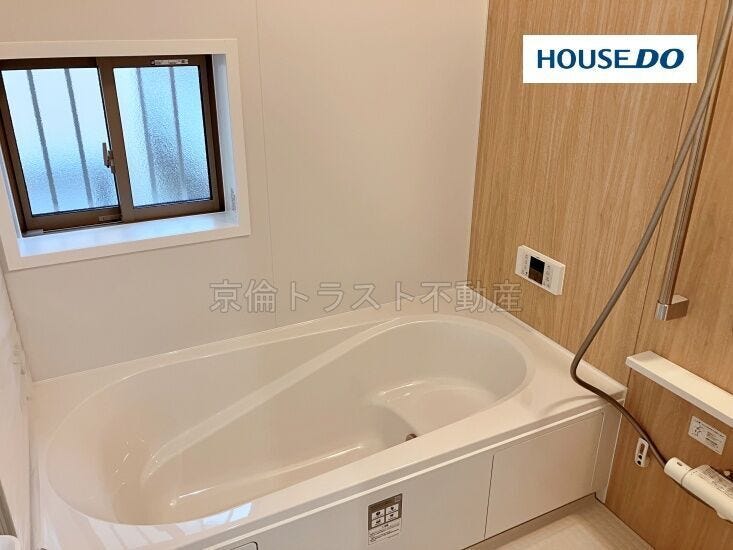 ゆったりサイズのお風呂は一日の疲れを癒やしてくれます!機能的でお手入れもしやすく、きれいに保てます!