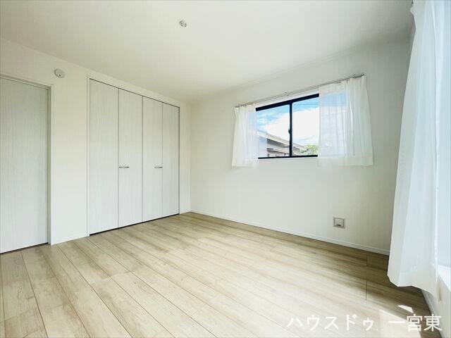 【7帖】一番広いお部屋になっています。クローゼットも大きいので、主寝室の利用に適しています。