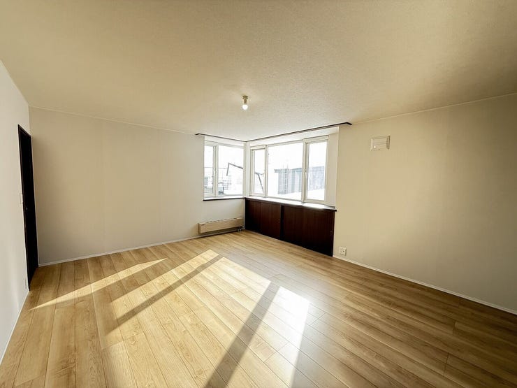 ◆洋室12.3帖◆
採光・通風ともに良好で、快適にお過ごしいただけます!