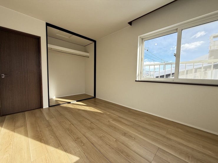 ◆洋室6帖◆
収納付きの6帖洋室で、衣類や日用品もすっきり整理可能!