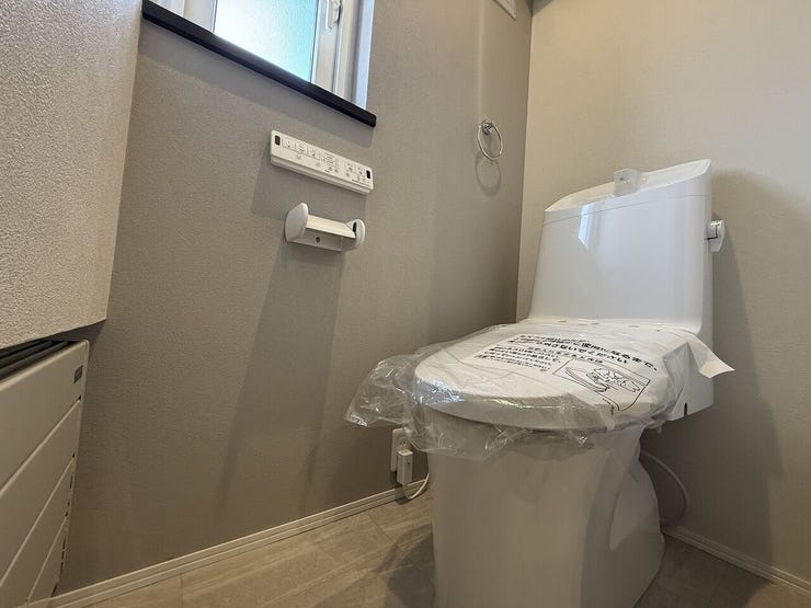 ◆2階トイレ②◆
清潔感のあるトイレ♪