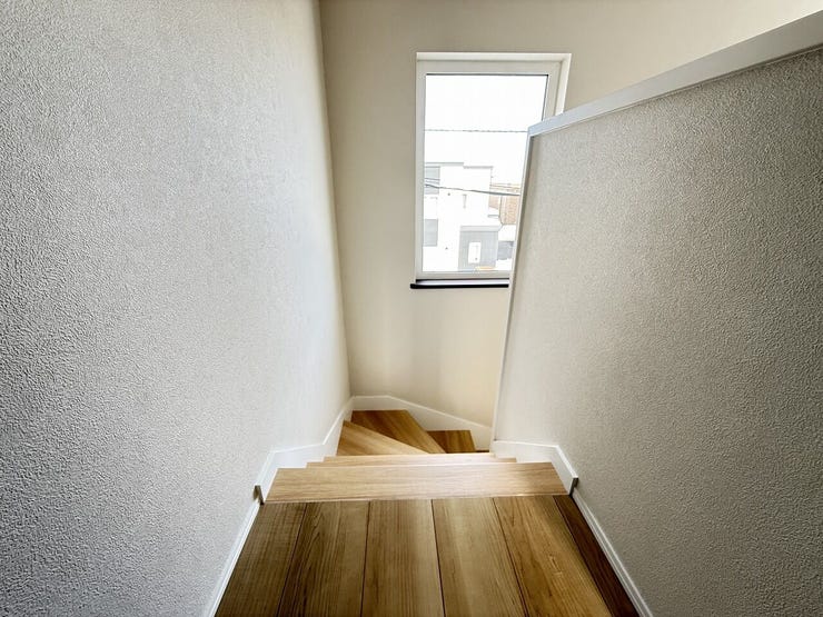 ◆階段◆
デザイン性と機能性を兼ね備えたリビング階段で、暮らしやすさに配慮した間取りとなっています!