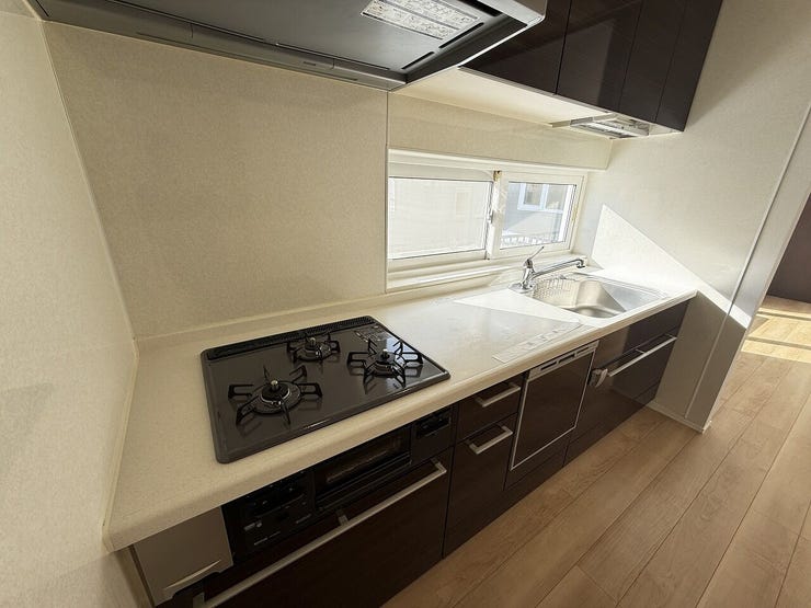 ◆キッチン◆
グリル付きで、焼き物料理も手軽に楽しめます♪