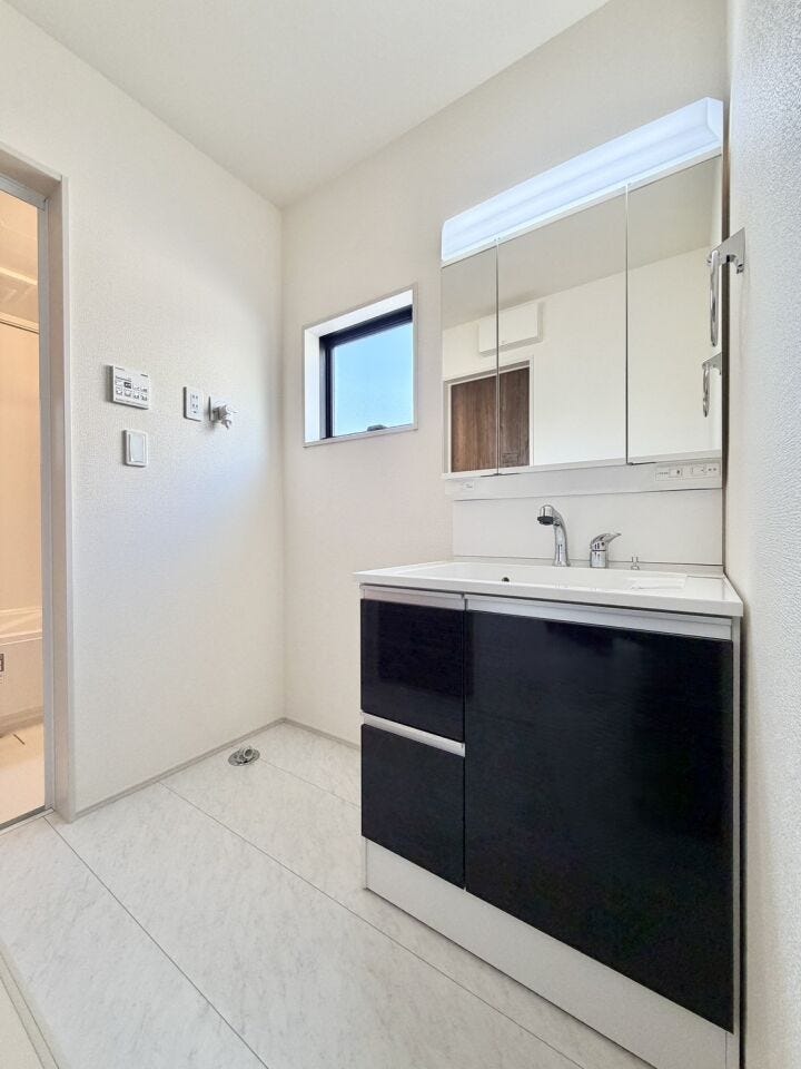 忙しい朝にうれしい洗髪洗面化粧台付が便利です♪