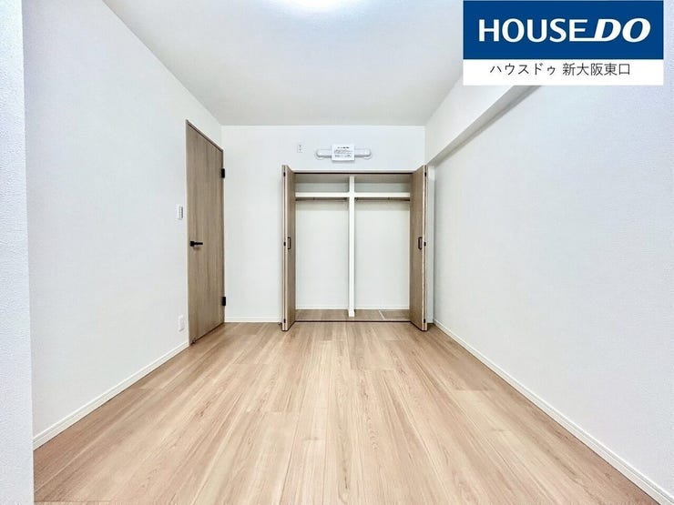 6.4帖の寝室のハンガーパイプ付きクローゼット★