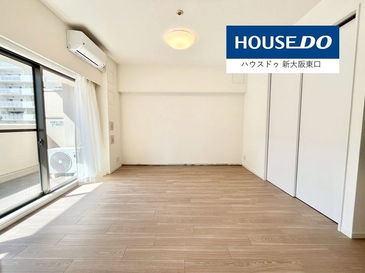 白を基調とした、美しい内容。
どんな色合いの家具でもマッチします。