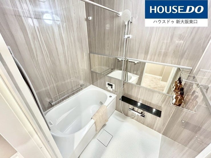 浴室乾燥機と追い炊き付きのユニットバスです。