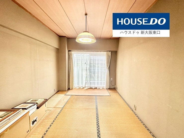 洋室5.8帖
こちらのお部屋にも光が入り明るいお部屋となります。