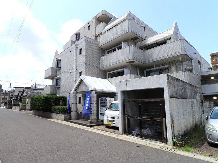 【外観】
【メゾン・ド・城西】
5階建ての3階部分のお部屋です!
オーナーチェンジ物件です!